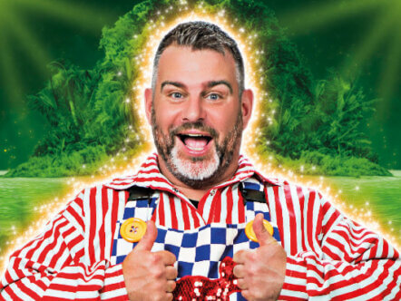 Andy Collins as Smee in Peter Pan at Aylesbury Waterside Theatre