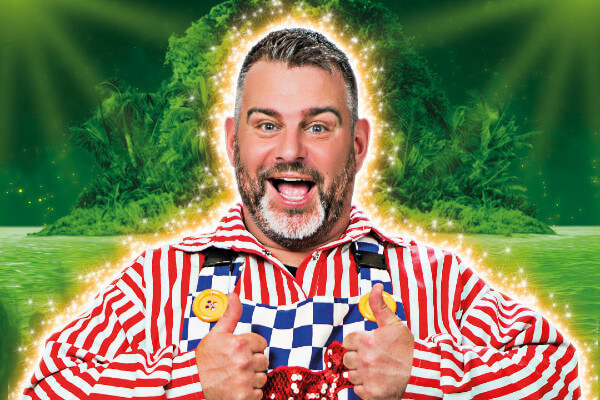 Andy Collins as Smee in Peter Pan at Aylesbury Waterside Theatre