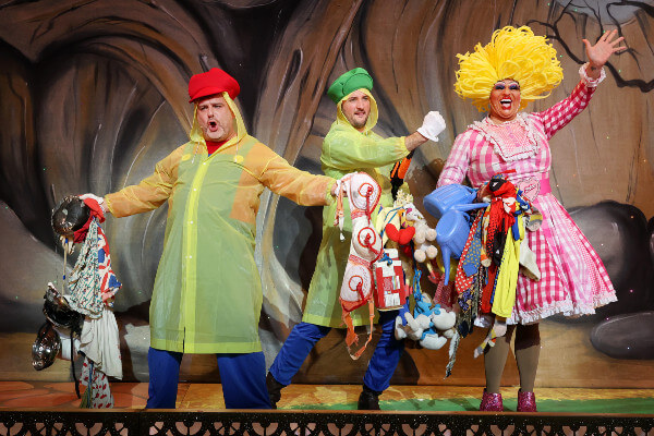 Living Magazines Aylesbury Waterside Theatre Snow White 2023
