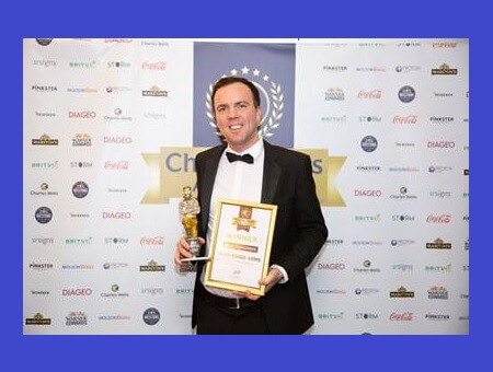 Living Magazines Ben Satchfield of The Olde Kings Arms withe Best Newcomer award