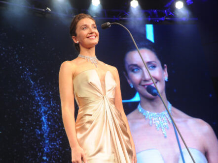 Living Magazines Carly Paoli Live