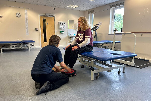Living Magazines Carolyn Bain - Leg Physio at Chilterns Neuro Centre