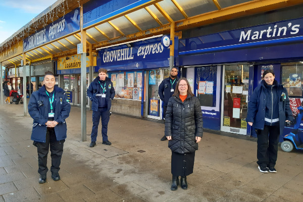 Living Magazines Cllr Julie Banks and enforcement officers at Grovehill shops-30-11-21