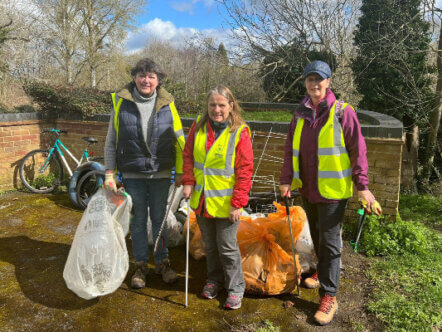 Living Magazines Dacorum Great British Spring Clean 2023 street-champions---tring-pickers---permission-received
