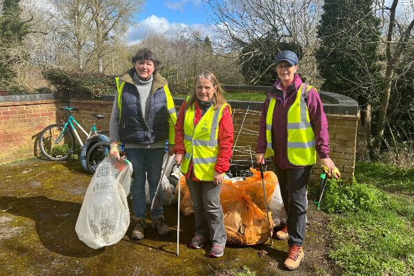 Living Magazines Dacorum Great British Spring Clean 2023 street-champions---tring-pickers---permission-received