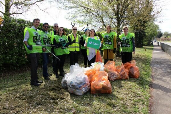 Living Magazines BAM Construct UK litter pickers