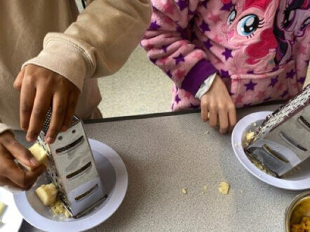 Living Magazines HAPpy Camps Easter