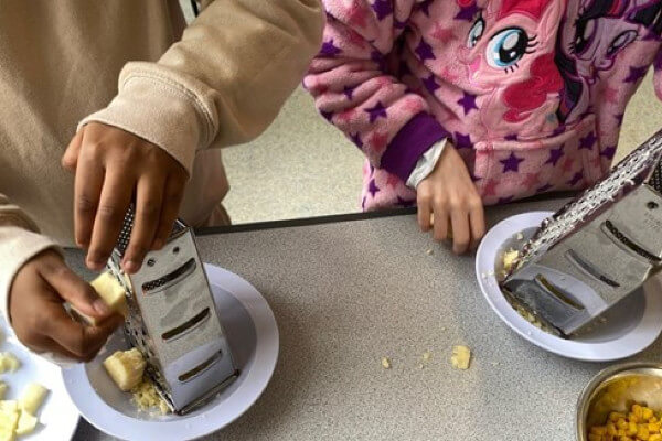 Living Magazines HAPpy Camps Easter