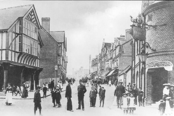 Living Magazines Tring High Street 1910