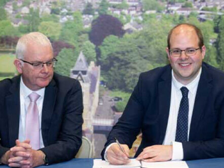 Jonathan Ash-Edwards signing link card