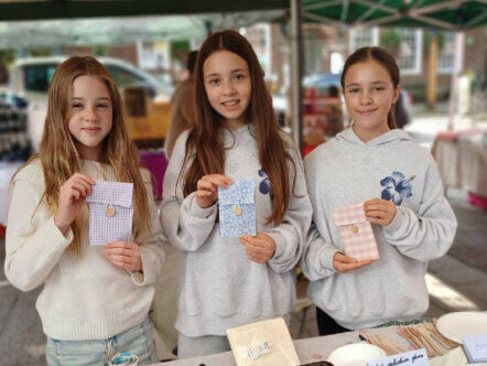 L-R Lula Spivack, Amelia Metcalfe and Maya Ivanov