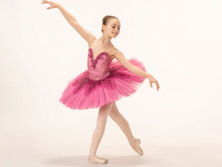 Millicent, young dancer from Tring Park School for the Performing Arts. Credit: Johan Persson