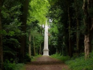 Living Magazines Nell Gwyn's Obelisk