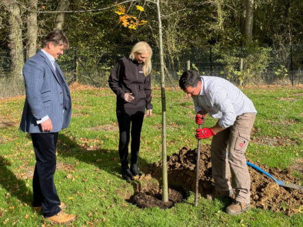 Oakman Gp Chairman, Team Supervisor Marisa Blackman with Philip Jones, Oakman's Gardens & Sustainability Manager -credit Oakman Gp