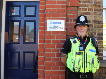 Living Magazines PC Laz Clark at Tring station