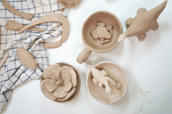 Raw ceramic billets made from white clay