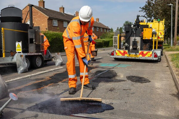 Living Magazines Repairing potholes with recycled tyres