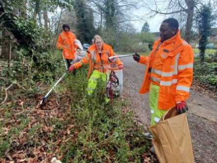 Living Magazines Roadside Litter National Spring Clean