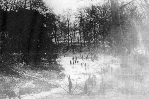 Living Magazines Skating Berkhamsted Castle Christmas 1890