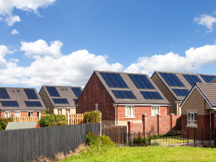 Living Magazines - Solar panels - shutterstock_756090388