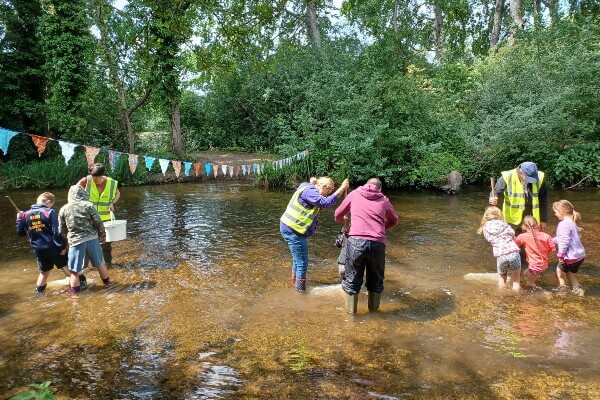 Stream dipping at Stanborough Park © Marissa Kodikara