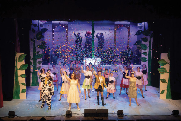 Tring Panto Finale