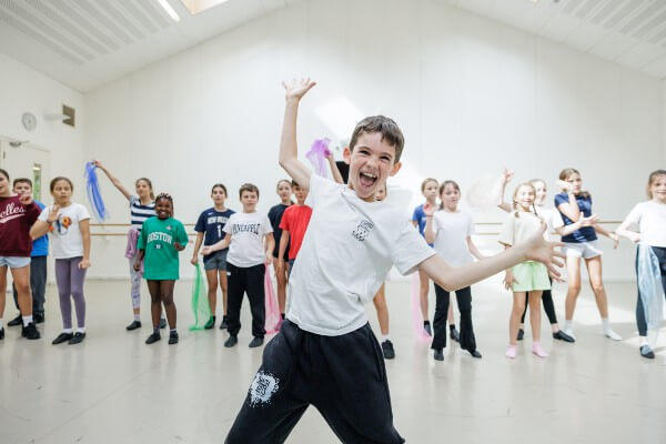 Tring Park School Musical Theatre & Music Holiday Course Aug 25
