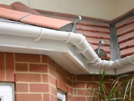Dexters Build new guttering