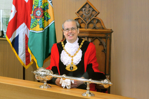 Living Magazines mayor-of-dacorum-cllr-riddick