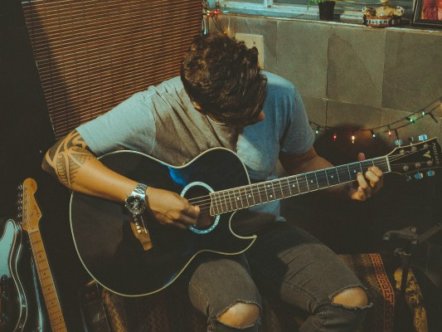 Living Magazines music therapy